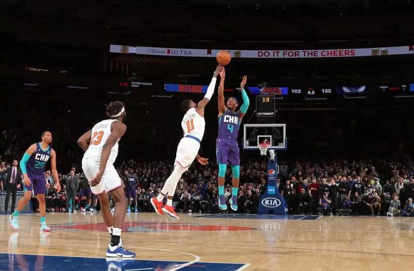  佛罗伦萨绝杀升班马稳居前四  