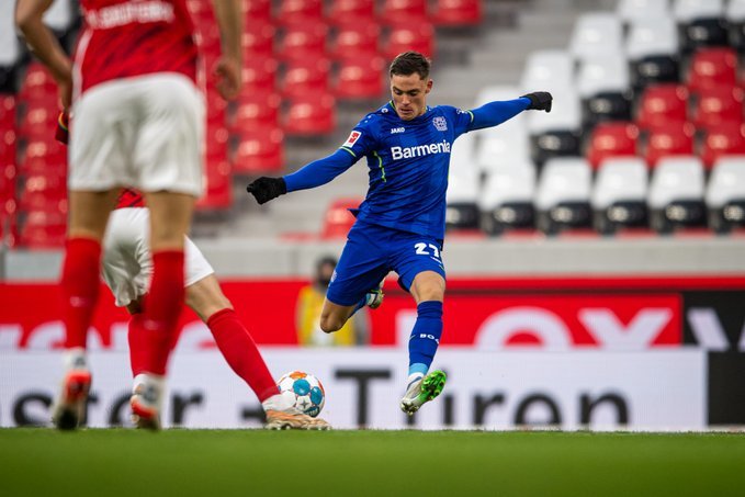  拜仁与多特蒙德争冠，分差缩小至两分  